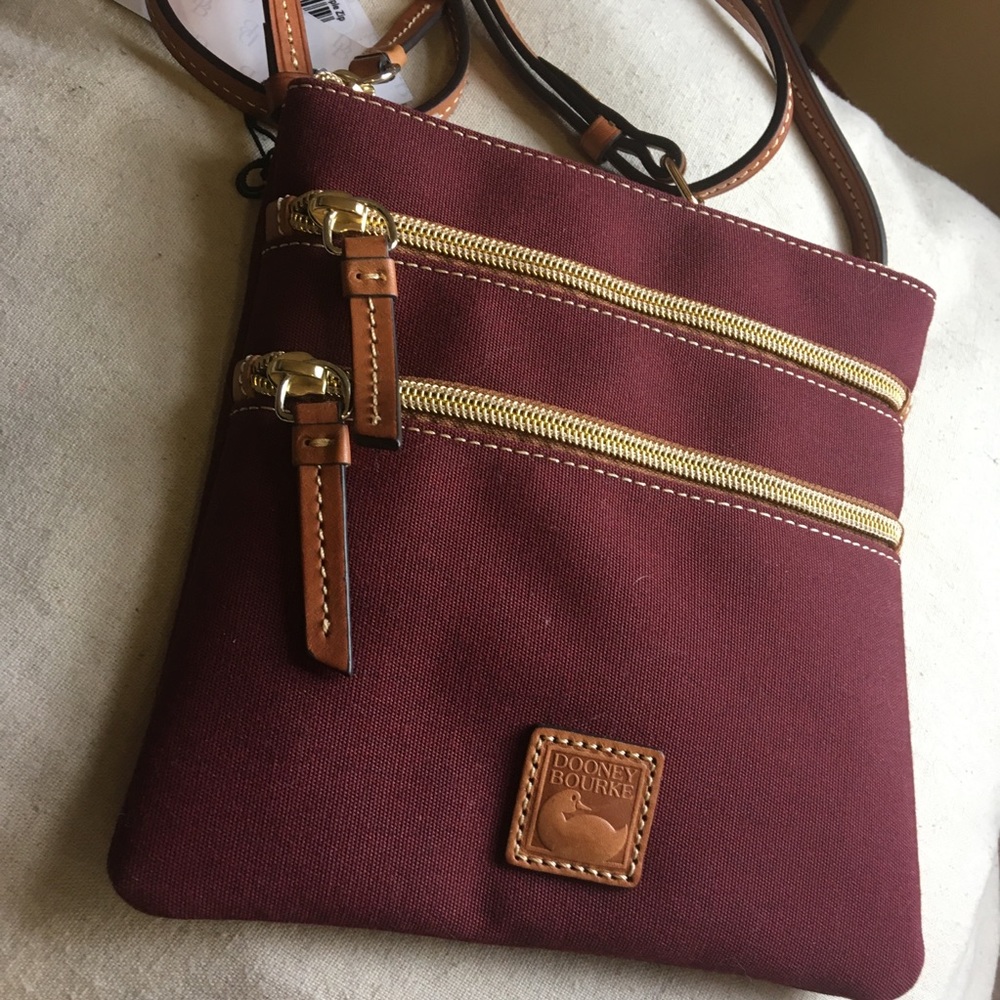 Dooney & Bourke Wine North/South Triple Zip Lmt Ed - Picture 3 of 8